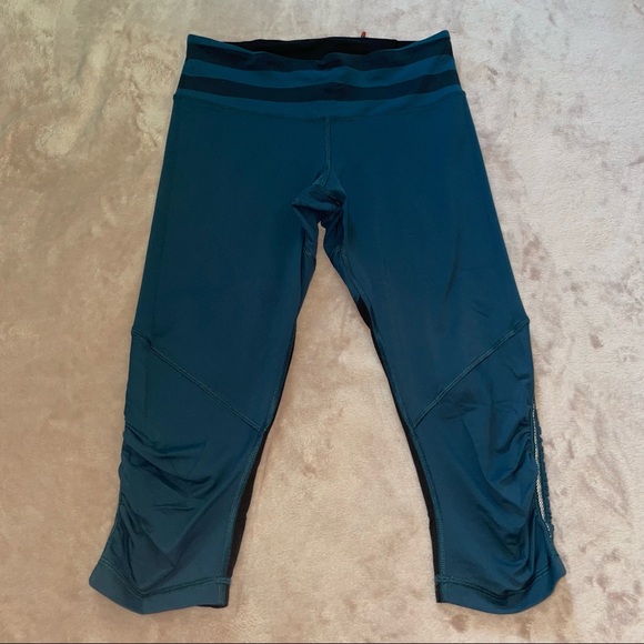 Lululemon crop leggings size 6 - Picture 9 of 9